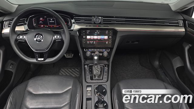 Volkswagen Arteon — interior