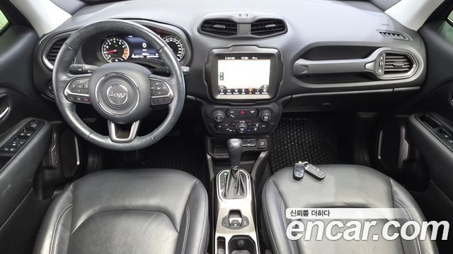Jeep Renegade — interior