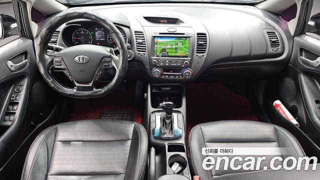Kia K3 — interior