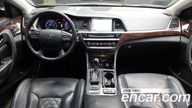 Hyundai Aslan — interior