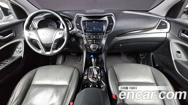 Hyundai Santa Fe — interior
