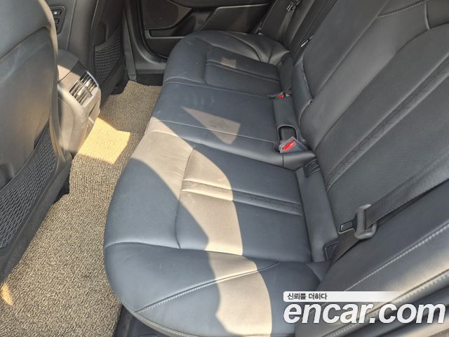 Hyundai Sonata — interior