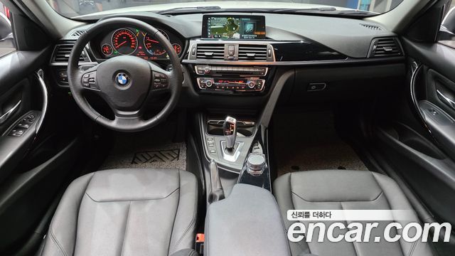 BMW 3 Series — interior