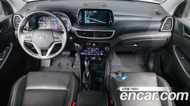 Hyundai Tucson — interior