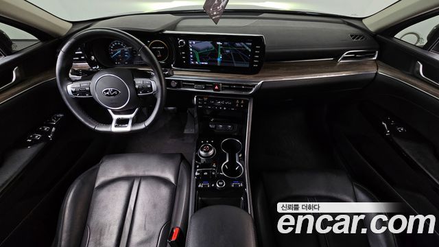 Kia K5 — interior