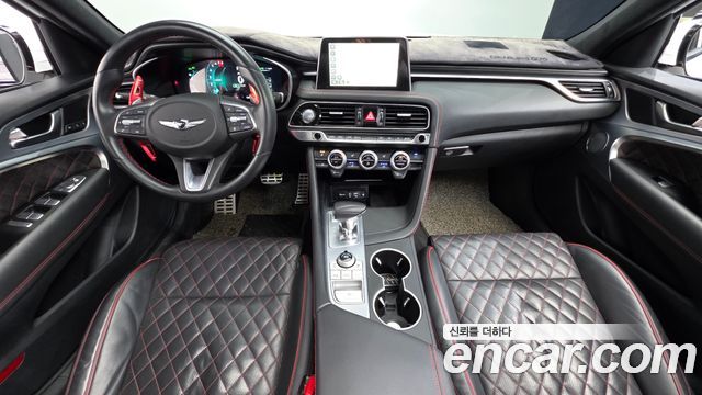 Genesis G70 — interior