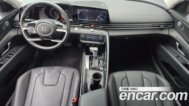Hyundai Avante — interior