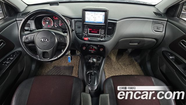 Kia Pride — interior