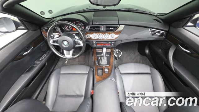 BMW Z4 — interior