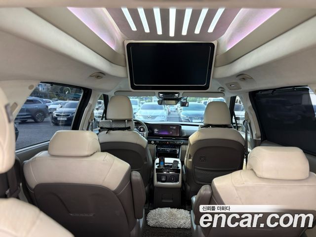 Kia Carnival — interior