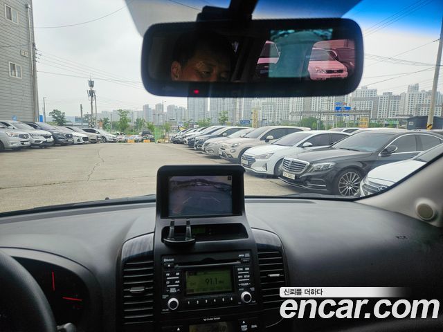 Kia Carnival — interior