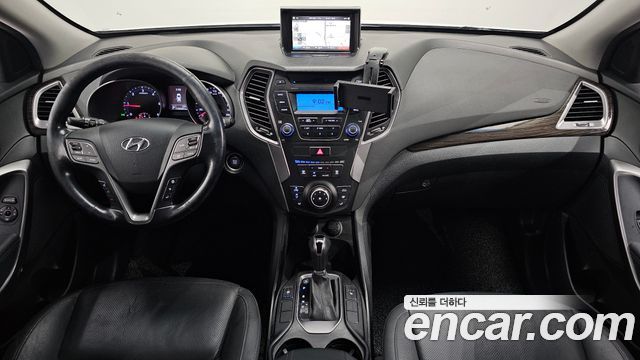 Hyundai Santa Fe — interior