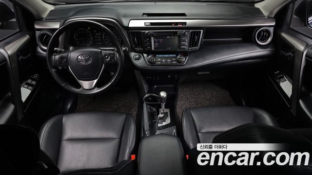 Toyota RAV4 — interior