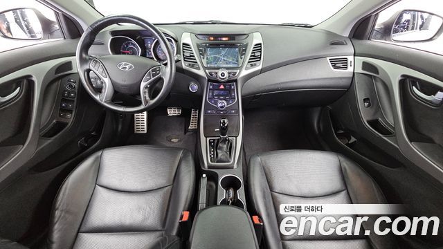 Hyundai Avante — interior