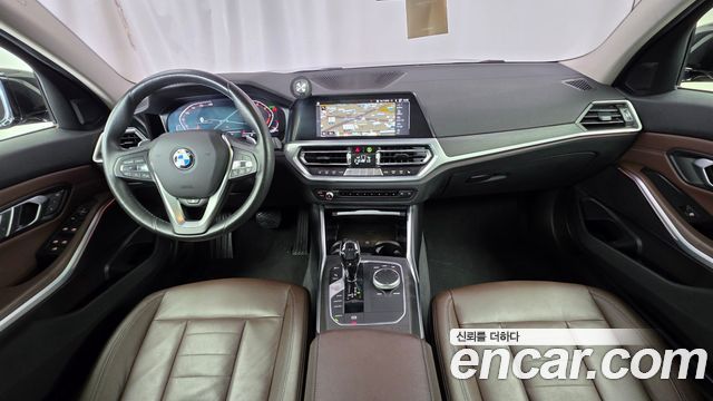 BMW 3 Series — interior