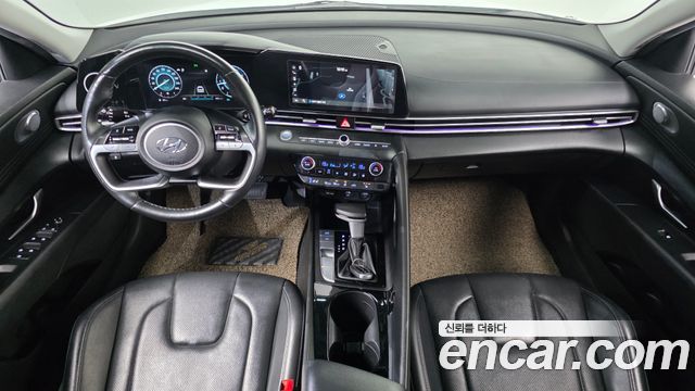 Hyundai Avante — interior