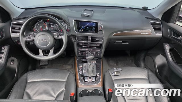 Audi Q5 — interior