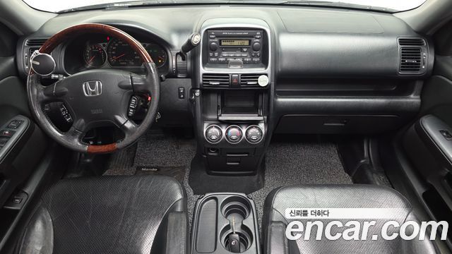 Honda CR-V — interior