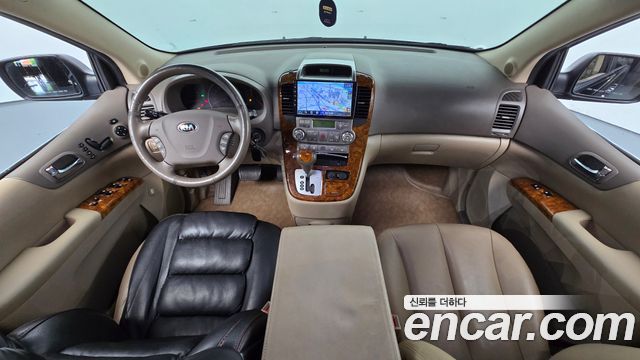 Kia Carnival — interior