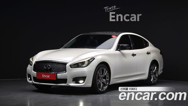 Infiniti Q70 — exterior