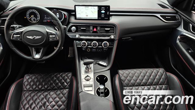 Genesis G70 — interior