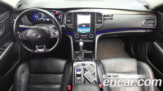Renault Korea SM6 — interior