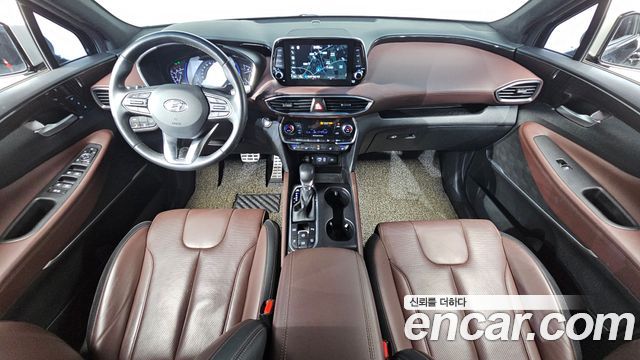 Hyundai Santa Fe — interior