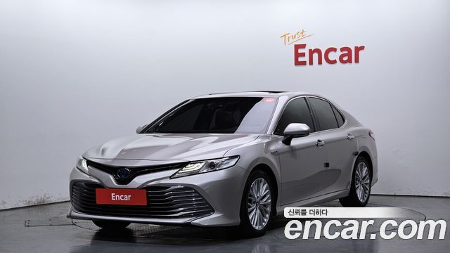 Toyota Camry — exterior