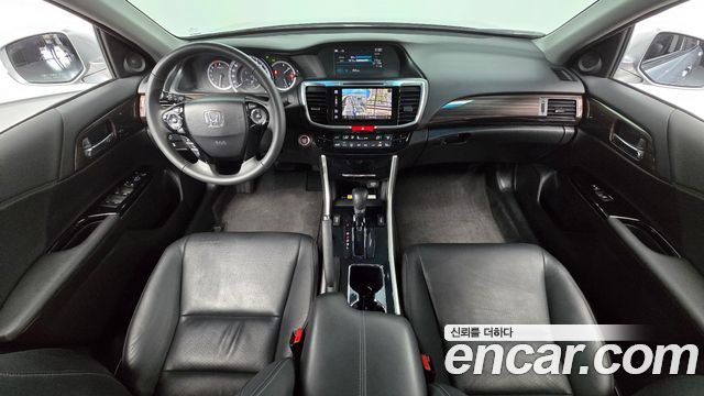 Honda Accord — interior