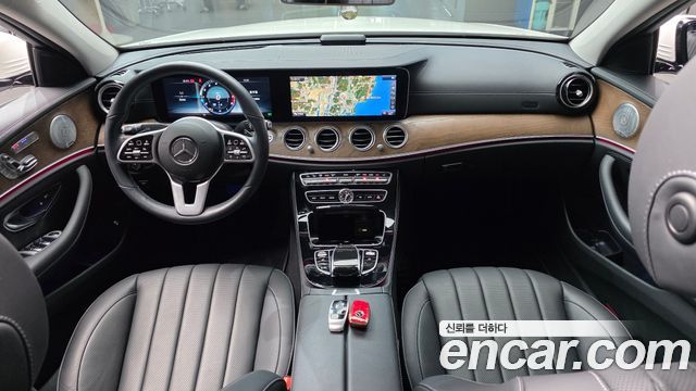 Mercedes-Benz E-Class — interior