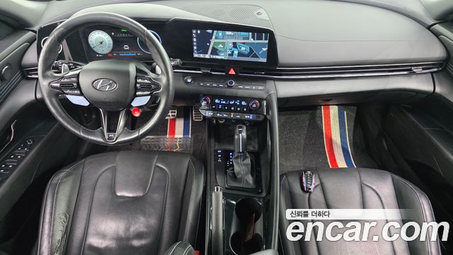 Hyundai Avante — interior