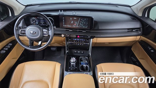Kia Carnival — interior