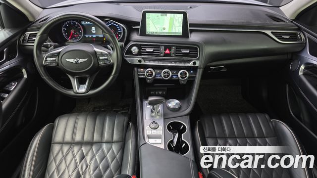 Genesis G70 — interior