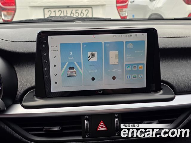 Kia K3 — interior