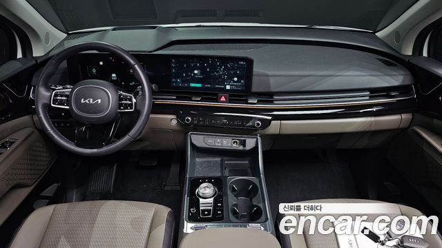Kia Carnival — interior