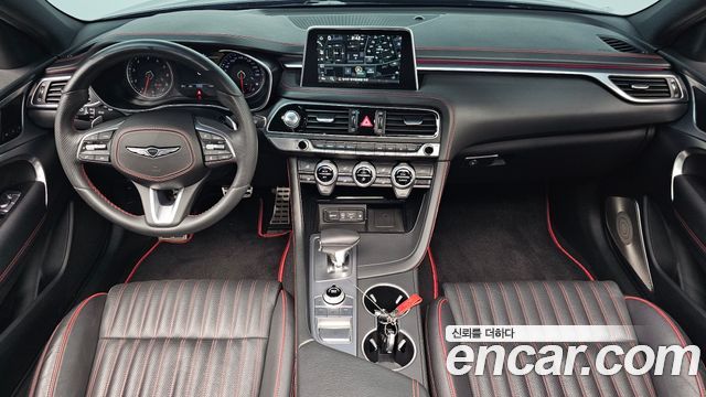 Genesis G70 — interior