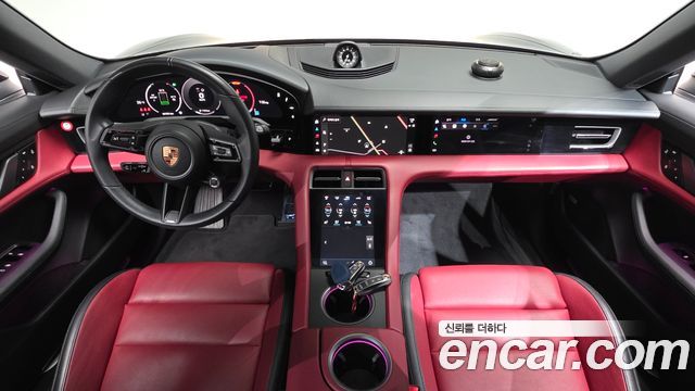 Porsche Taycan — interior