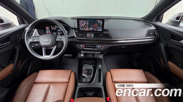 Audi Q5 — interior