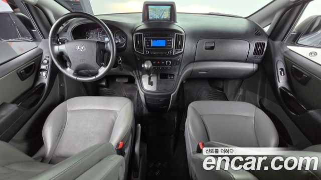 Hyundai Starex — interior