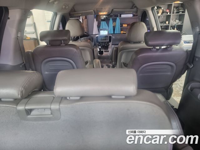 Kia Carnival — interior