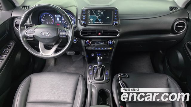 Hyundai Kona — interior