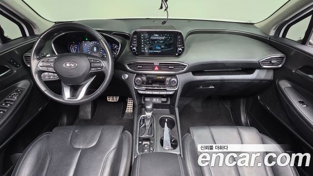 Hyundai Santa Fe — interior