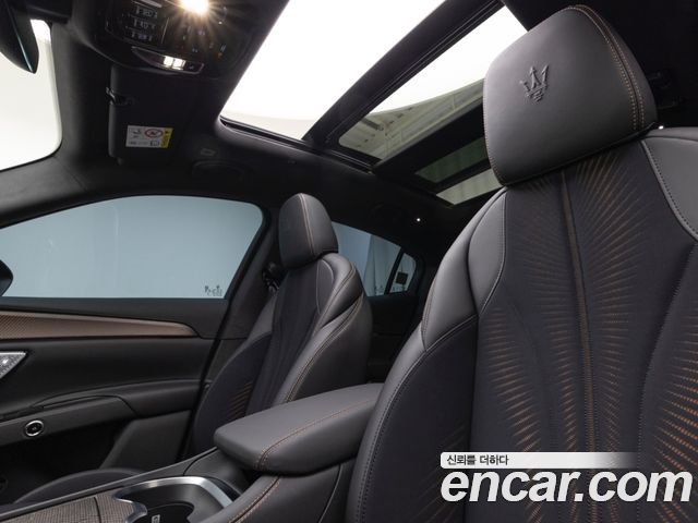 Maserati Grecale — interior