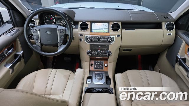 Land Rover Discovery — interior