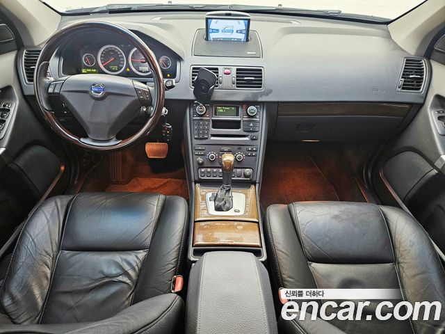 Volvo XC90 — interior
