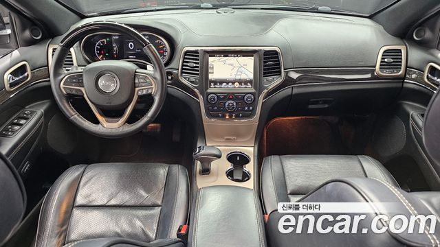 Jeep Cherokee — interior