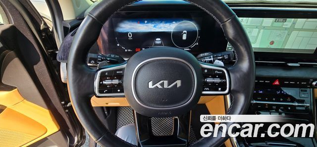 Kia Carnival — interior
