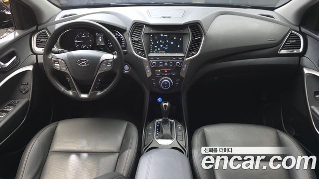 Hyundai Santa Fe — interior