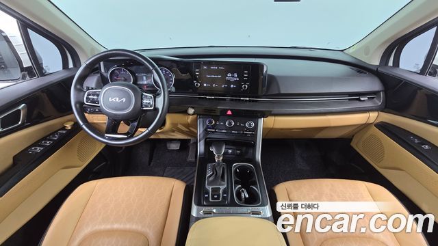 Kia Carnival — interior