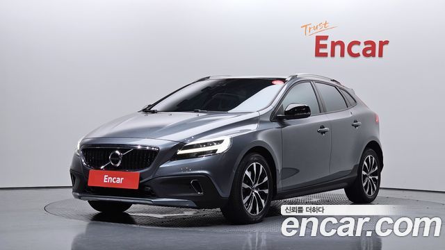 Volvo V40 — exterior